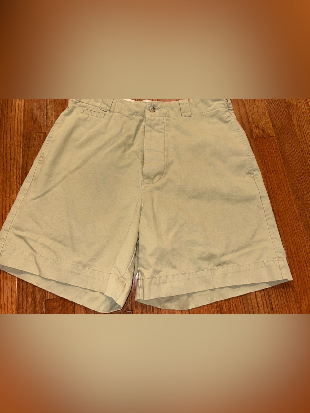 Eddie Bauer Light Khaki Flat-Front Men’s Shorts, Size 34 Waist
